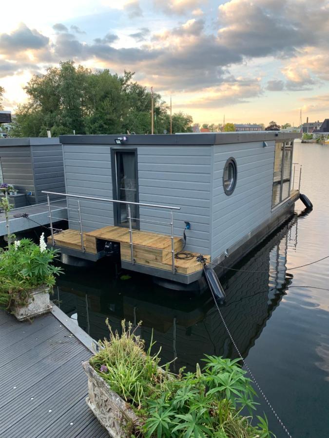 New Houseboat 2 Bedrooms Zwartsluis Dış mekan fotoğraf