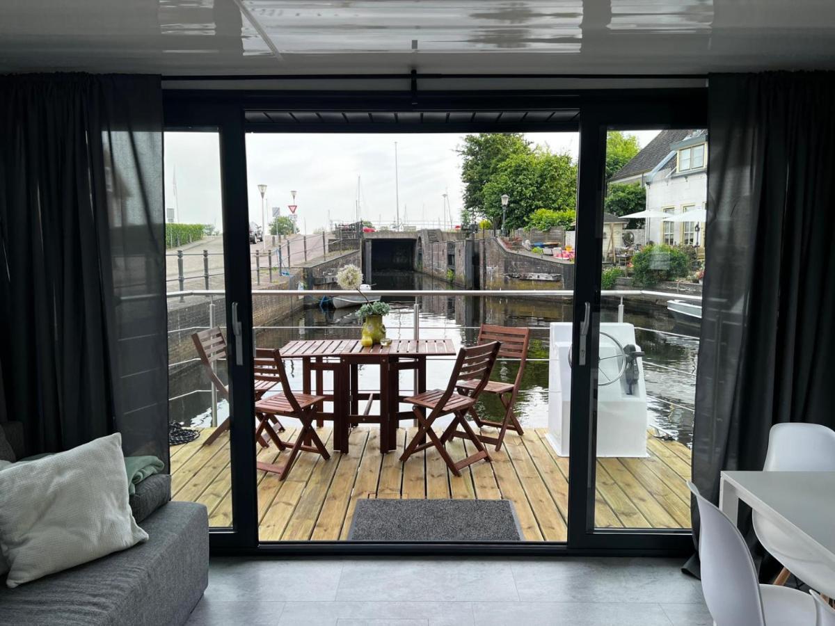 New Houseboat 2 Bedrooms Zwartsluis Dış mekan fotoğraf